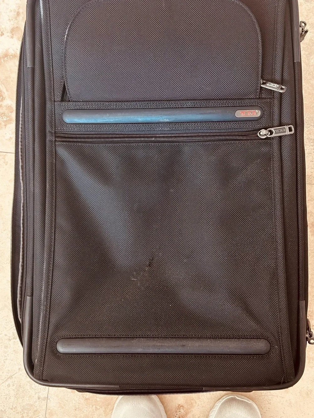 TUMI Alpha Int’l 22” Expandable CarryOn Suitcase Black Ballistic Nylon Tracer